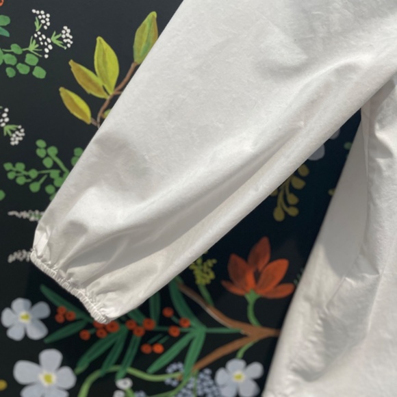 Crisp white button up blouse size S - Picture 3 of 3